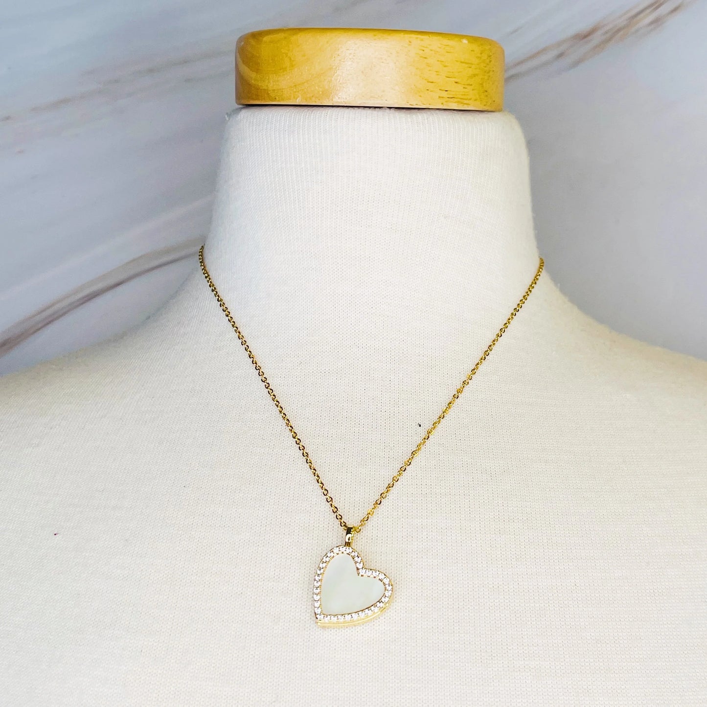 Shell Heart Locket Pendant Necklace: Timeless Elegance and Personal Touch