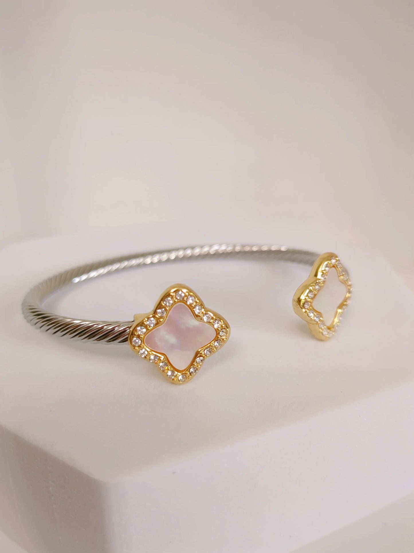 Stylish Clover Bangle: Elegant, Durable, and Hypoallergenic