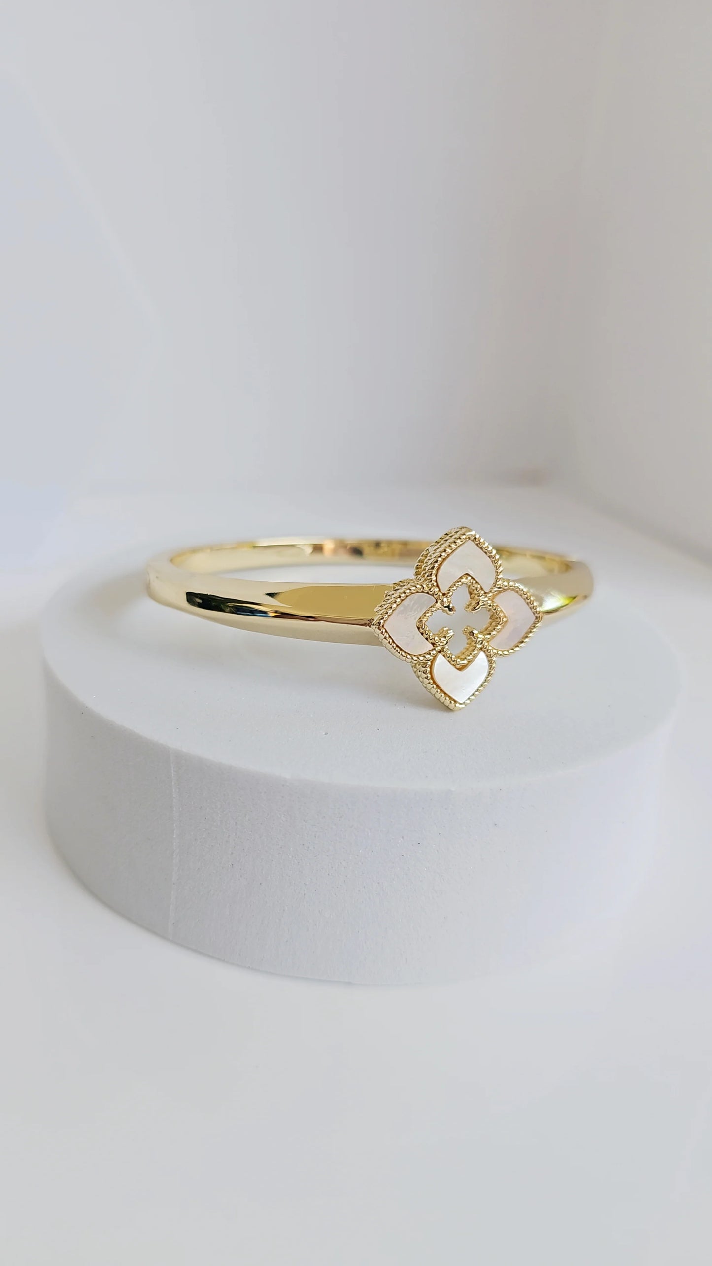 Mother of Pearl Clover Gold Bangle