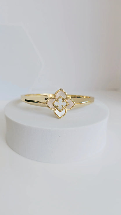 Mother of Pearl Clover Gold Bangle